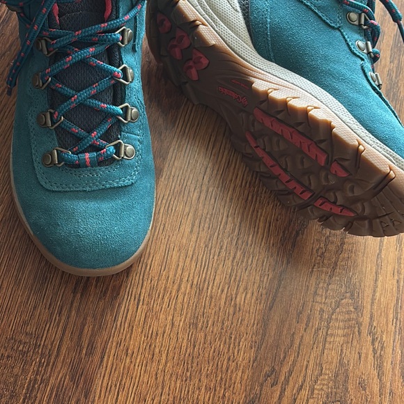 Columbia Teal and Pink Athletic Shoes - Picture 2 of 6